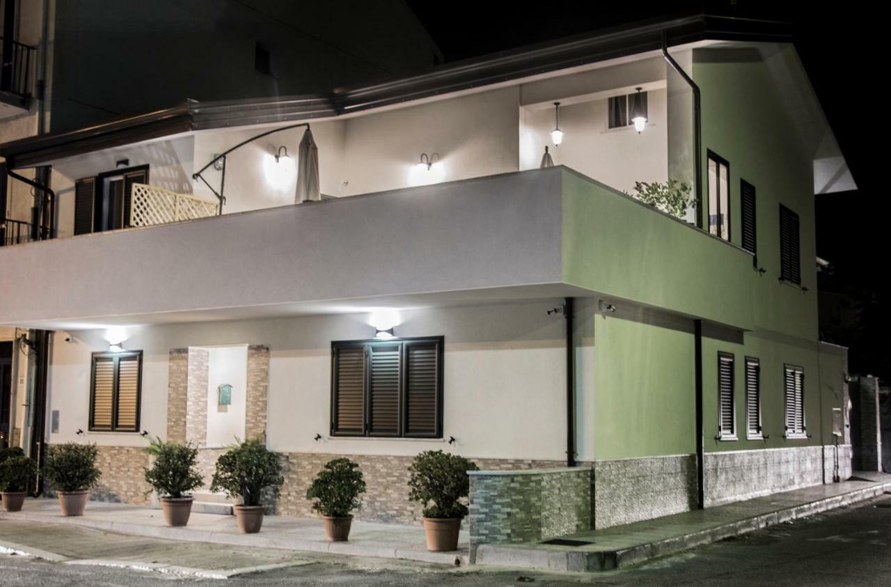 B&B A Due Passi Dal Mare Катона Экстерьер фото