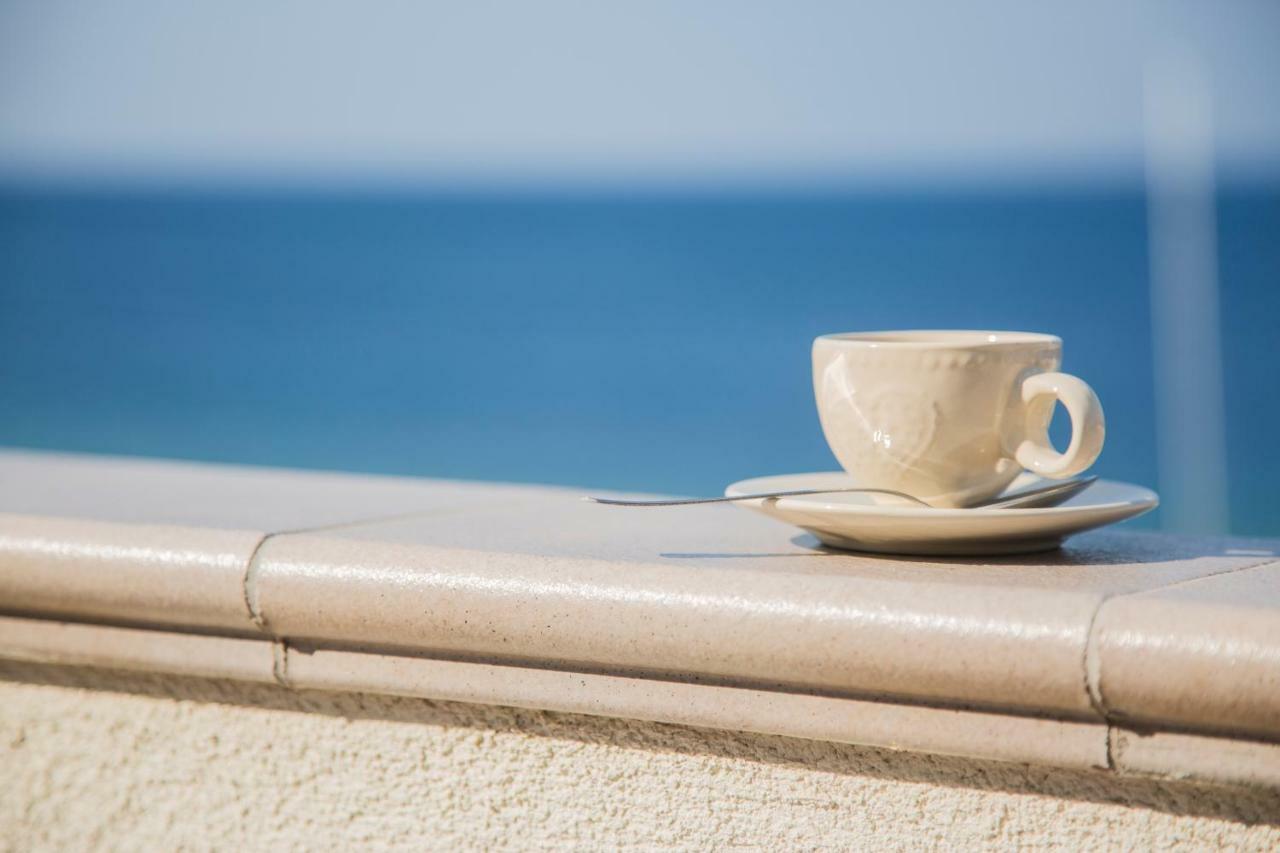 B&B A Due Passi Dal Mare Катона Экстерьер фото