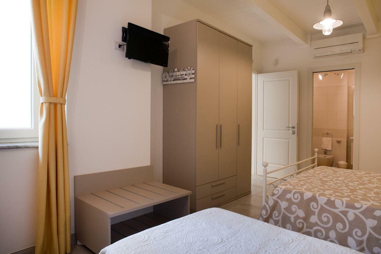 B&B A Due Passi Dal Mare Катона Экстерьер фото