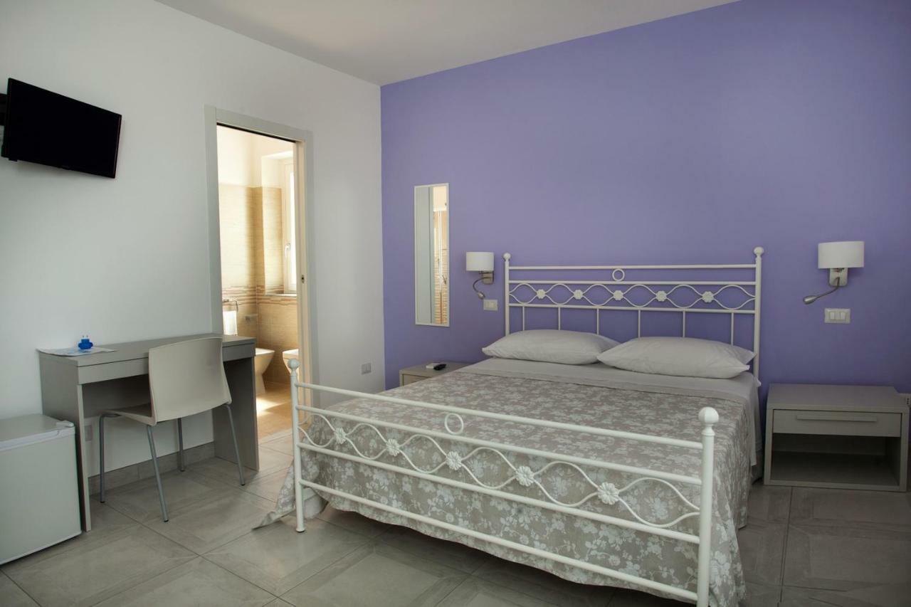 B&B A Due Passi Dal Mare Катона Экстерьер фото