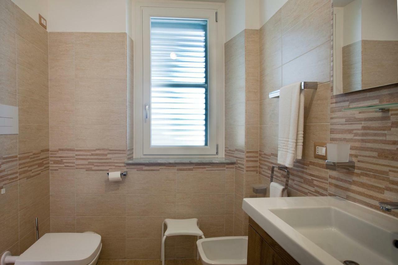 B&B A Due Passi Dal Mare Катона Экстерьер фото