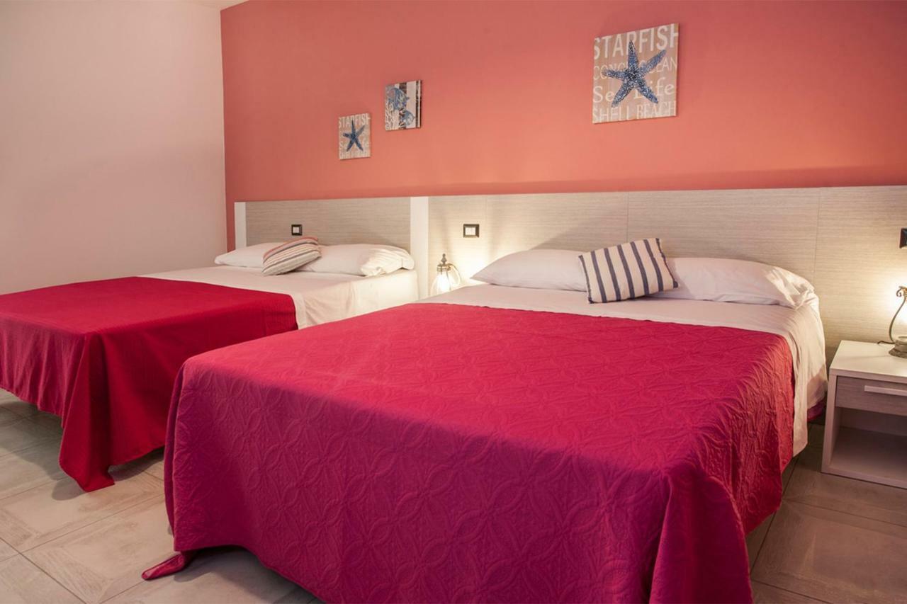 B&B A Due Passi Dal Mare Катона Экстерьер фото